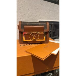 Louis Vuitton Linen Dauphine Handbag - Image 2