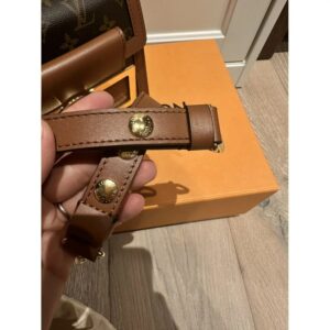 Louis Vuitton Linen Dauphine Handbag - Image 9